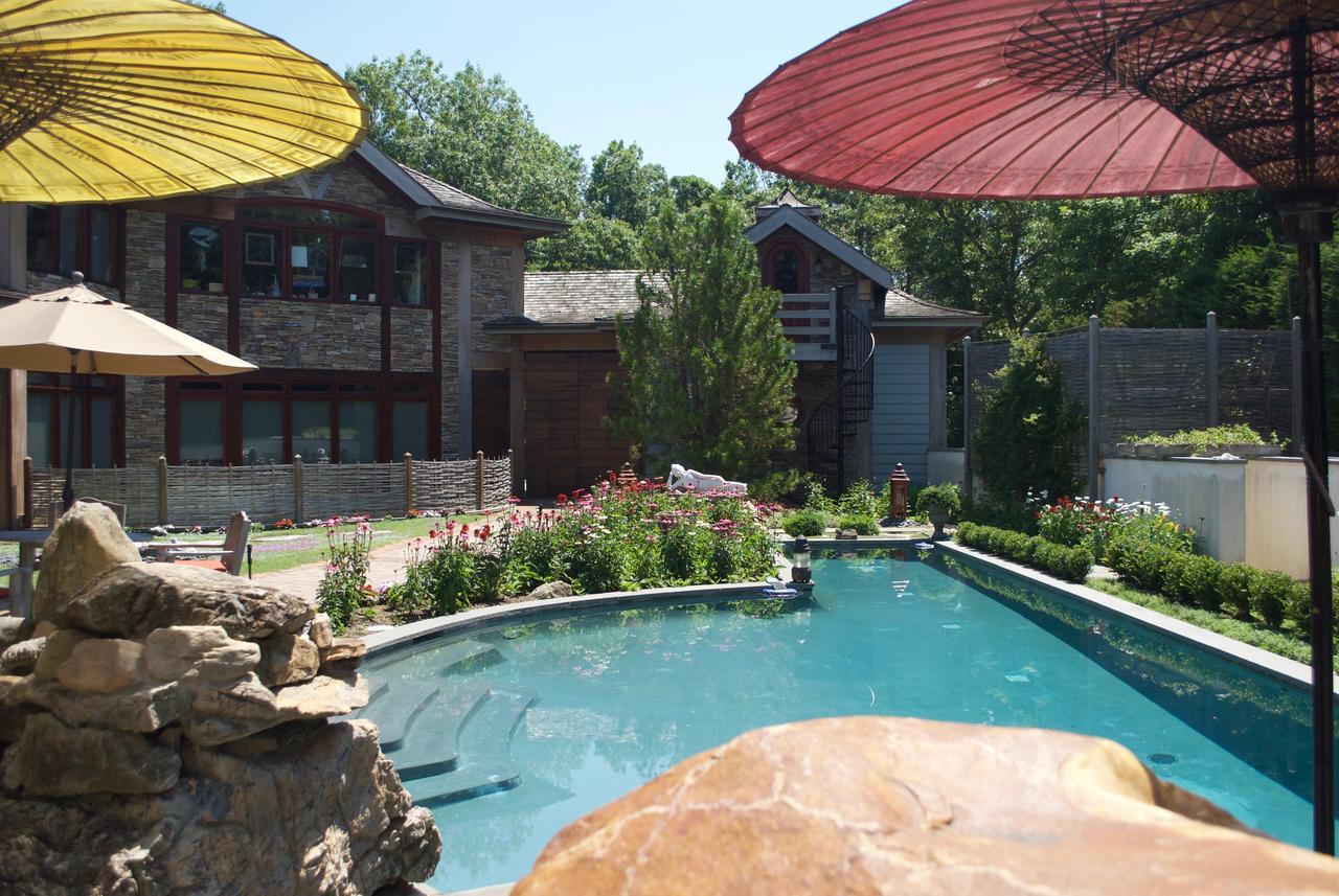 East Hampton Art House Bed And Breakfast Exterior photo