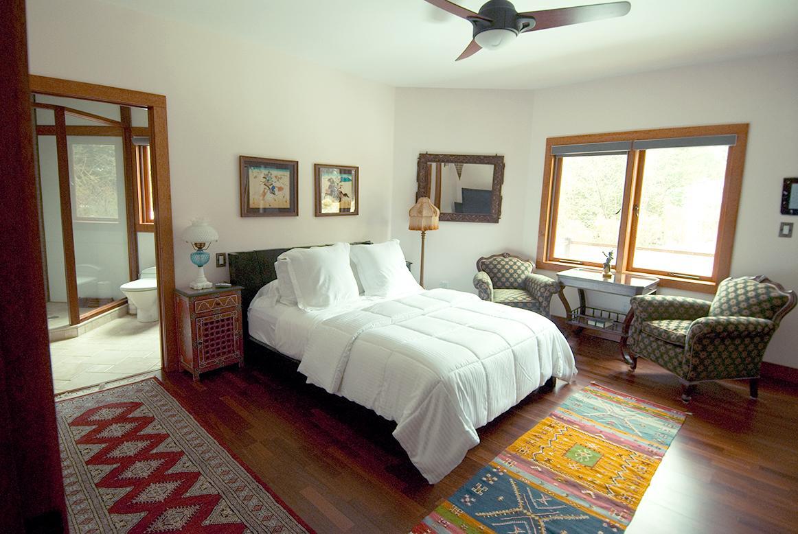 East Hampton Art House Bed And Breakfast Exterior photo