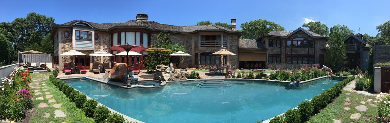 East Hampton Art House Bed And Breakfast Exterior photo