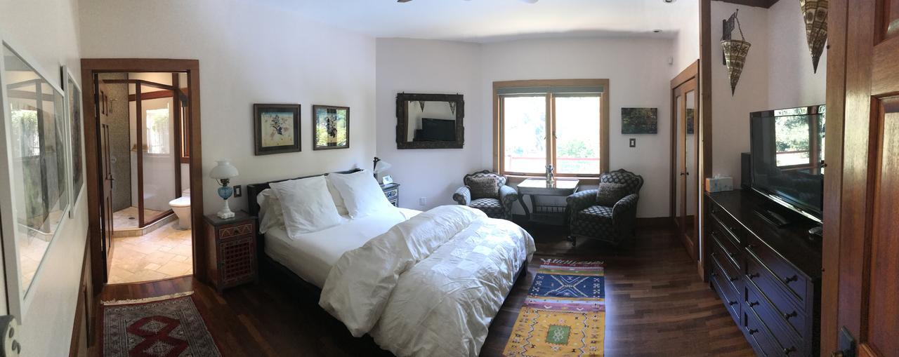 East Hampton Art House Bed And Breakfast Exterior photo