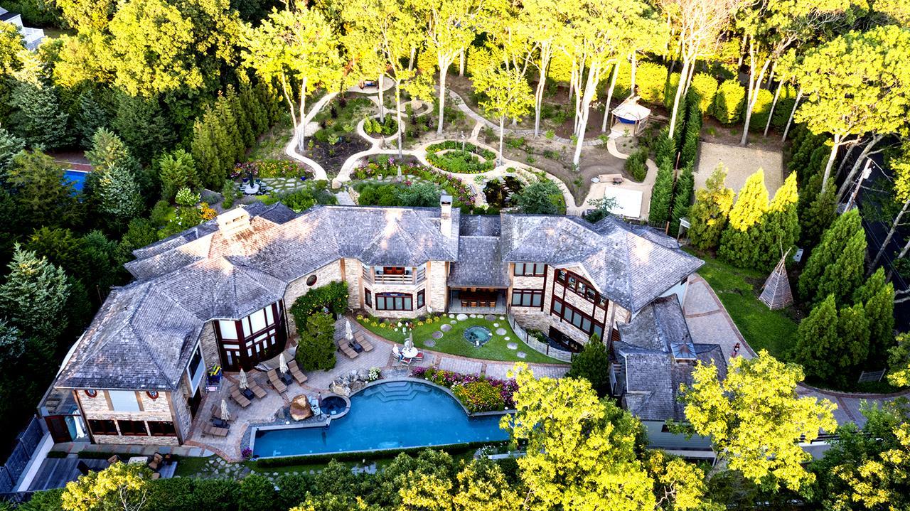 East Hampton Art House Bed And Breakfast Exterior photo
